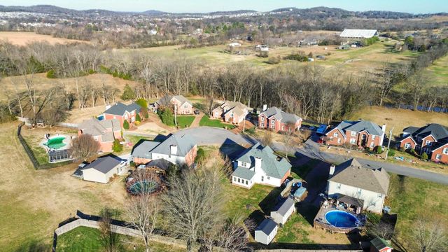 2019 Drakes Hill Ct, Hendersonville, TN 37075