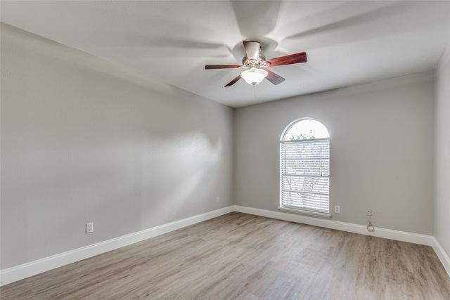 1930 Rambling Ridge Lane, Carrollton, TX 75007