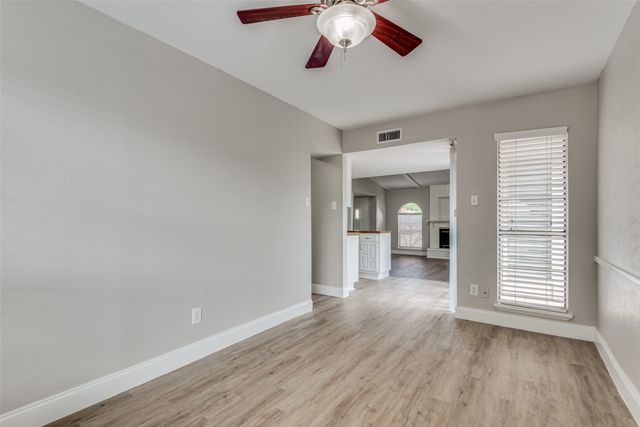 1930 Rambling Ridge Lane, Carrollton, TX 75007