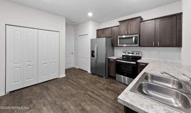 8039 ECHO SPRINGS Road, Jacksonville, FL 32256