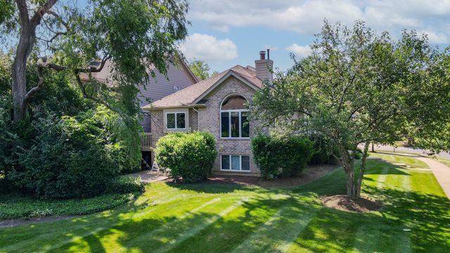 2260 DURAND Drive, Downers Grove, IL 60515