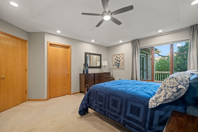 2260 DURAND Drive, Downers Grove, IL 60515