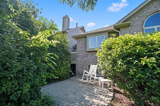 2260 DURAND Drive, Downers Grove, IL 60515