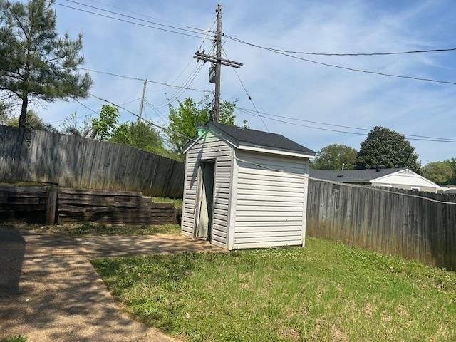 386 MCFARLAND DR, Memphis, TN 38109