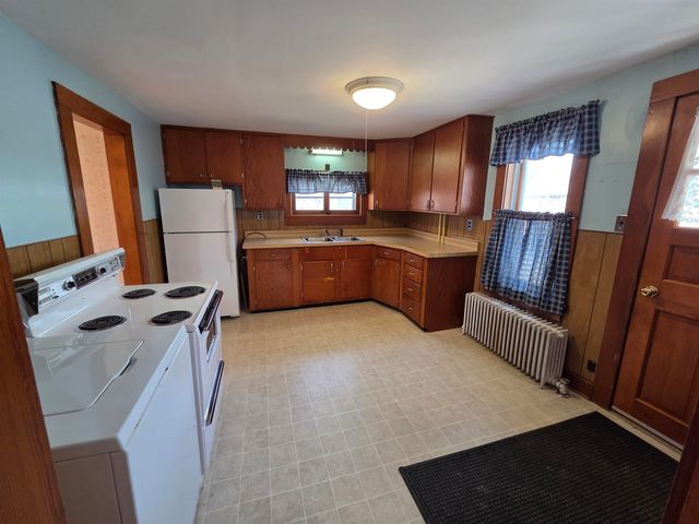 407 Lake Road, St. Albans Town, VT 05478