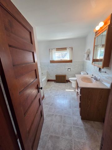 407 Lake Road, St. Albans Town, VT 05478