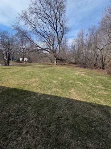 407 Lake Road, St. Albans Town, VT 05478