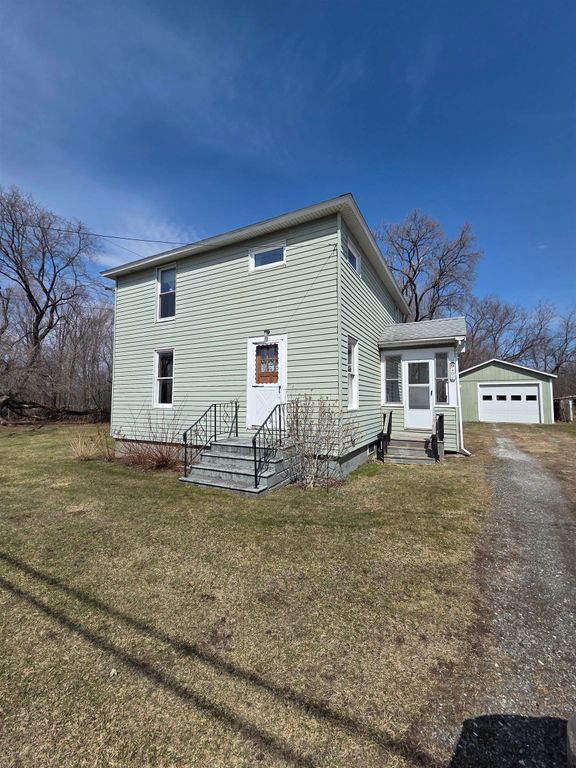407 Lake Road, St. Albans Town, VT 05478