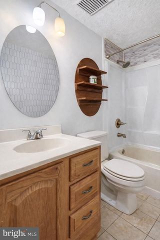 7467 LONE STAR RD, Lorton, VA 22079