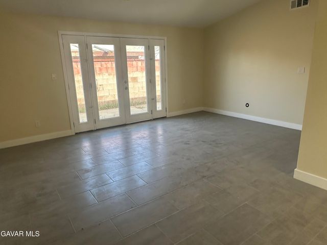 44655 E 4th Street, Lancaster, CA 93535