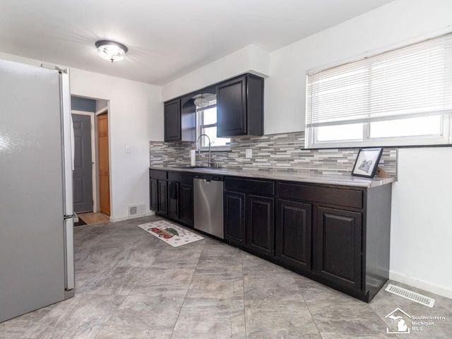 14810 Poplar Street, Southgate, MI 48195