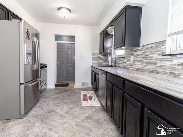 14810 Poplar Street, Southgate, MI 48195