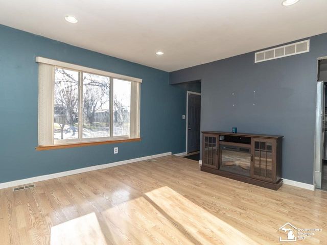 14810 Poplar Street, Southgate, MI 48195