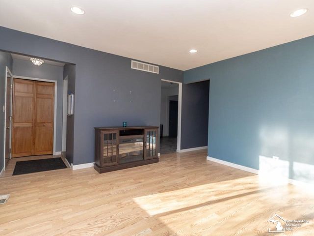 14810 Poplar Street, Southgate, MI 48195