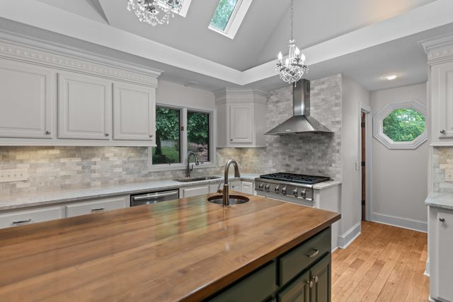5715 S Kingston Road, Springfield, MO 65804
