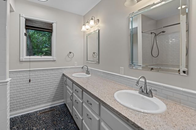 5715 S Kingston Road, Springfield, MO 65804