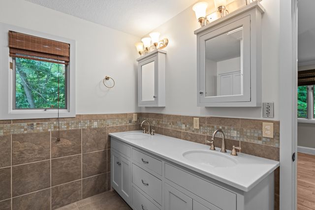 5715 S Kingston Road, Springfield, MO 65804