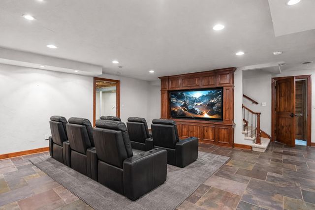 5715 S Kingston Road, Springfield, MO 65804