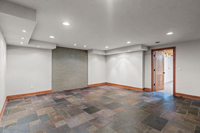 5715 S Kingston Road, Springfield, MO 65804