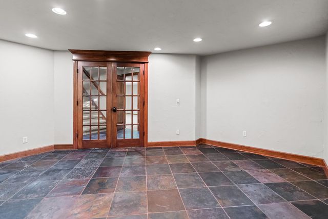 5715 S Kingston Road, Springfield, MO 65804