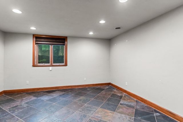 5715 S Kingston Road, Springfield, MO 65804