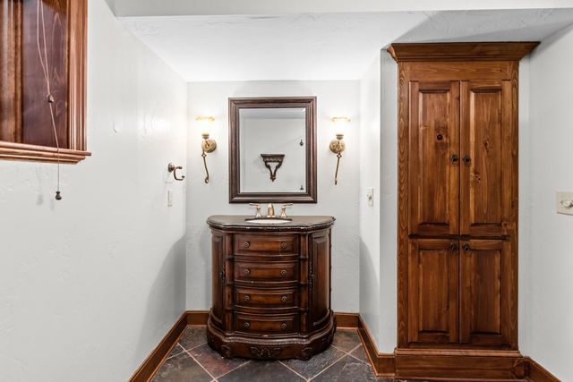 5715 S Kingston Road, Springfield, MO 65804