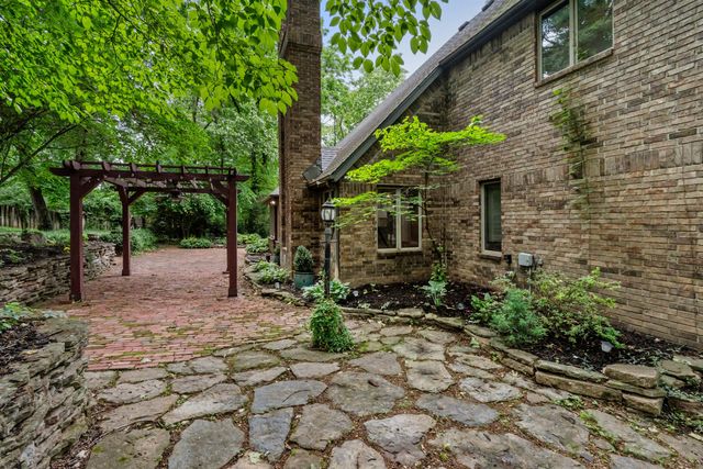 5715 S Kingston Road, Springfield, MO 65804