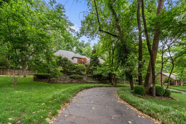 5715 S Kingston Road, Springfield, MO 65804