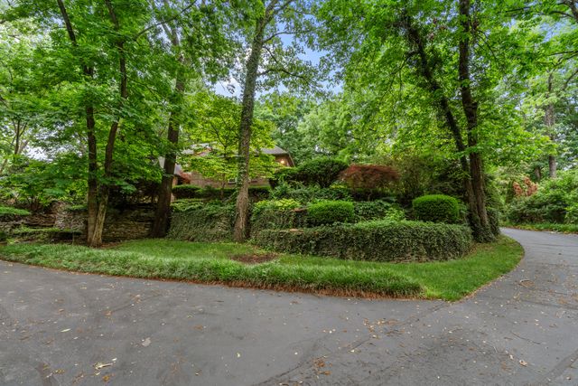 5715 S Kingston Road, Springfield, MO 65804