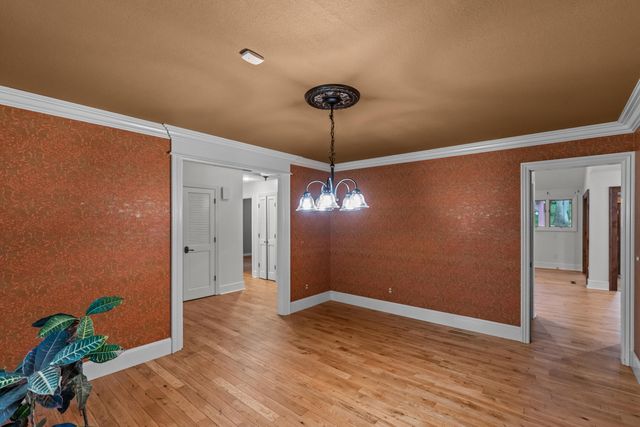 5715 S Kingston Road, Springfield, MO 65804