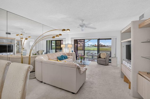 2898 SW 22nd Circle 231b, Delray Beach, FL 33445