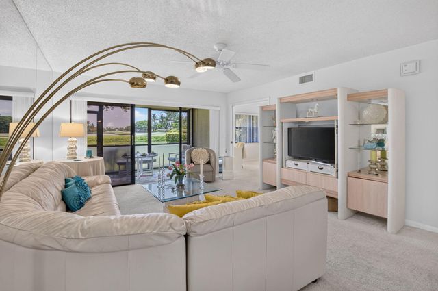 2898 SW 22nd Circle 231b, Delray Beach, FL 33445