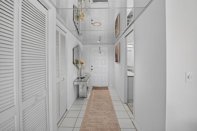 2898 SW 22nd Circle 231b, Delray Beach, FL 33445
