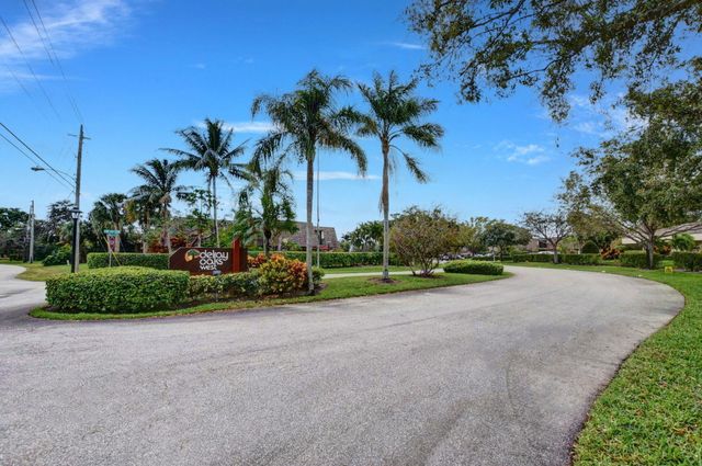 2898 SW 22nd Circle 231b, Delray Beach, FL 33445