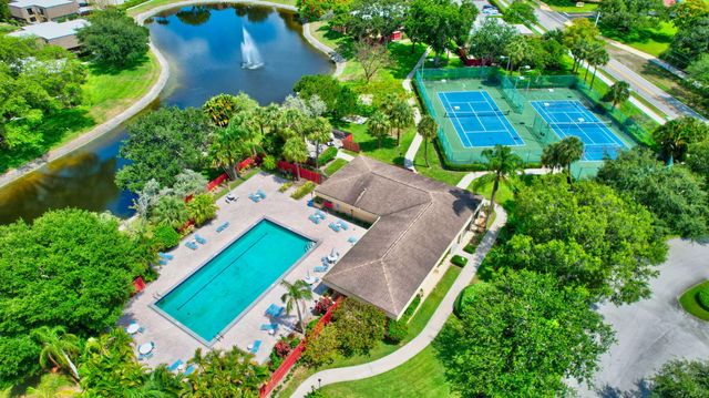 2898 SW 22nd Circle 231b, Delray Beach, FL 33445