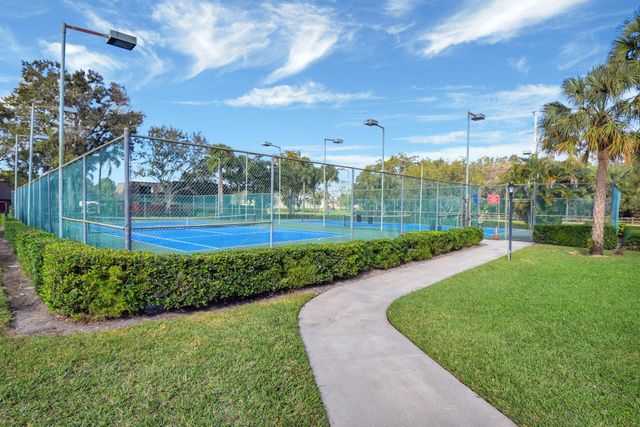 2898 SW 22nd Circle 231b, Delray Beach, FL 33445