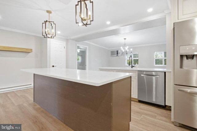 705 HEDGEROW DR, Broomall, PA 19008