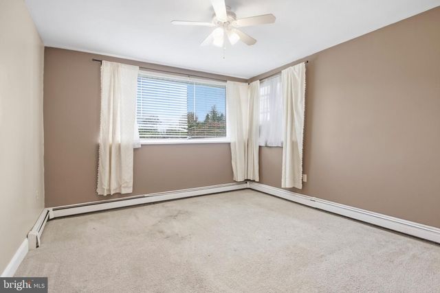 705 HEDGEROW DR, Broomall, PA 19008