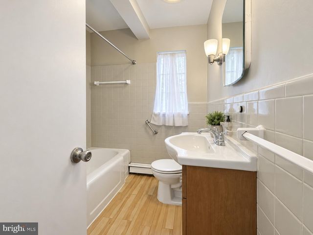 705 HEDGEROW DR, Broomall, PA 19008