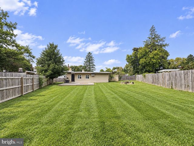 705 HEDGEROW DR, Broomall, PA 19008