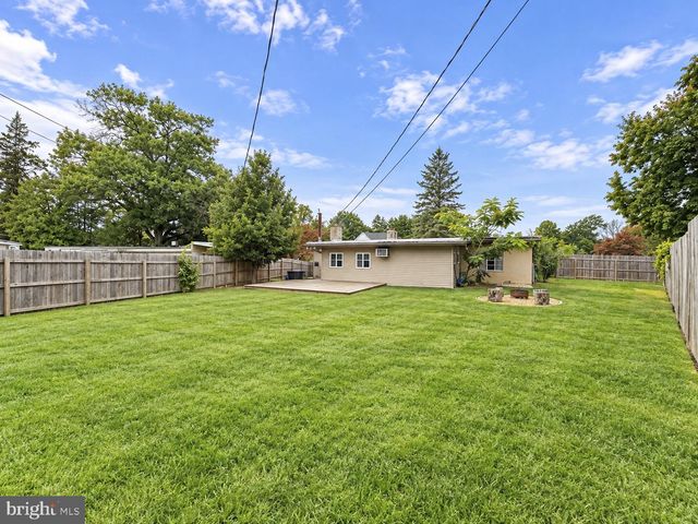 705 HEDGEROW DR, Broomall, PA 19008