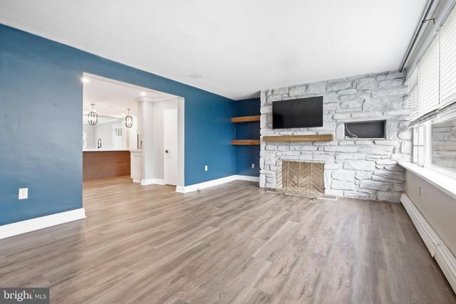 705 HEDGEROW DR, Broomall, PA 19008