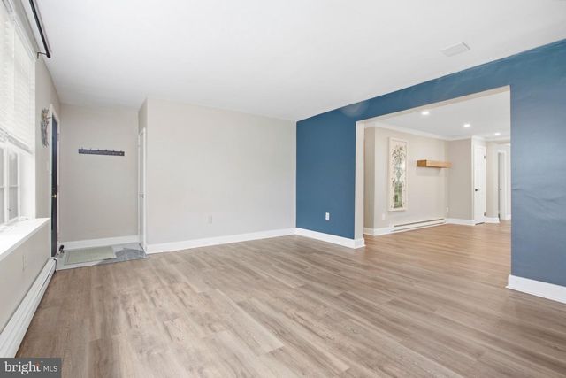 705 HEDGEROW DR, Broomall, PA 19008