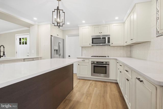 705 HEDGEROW DR, Broomall, PA 19008