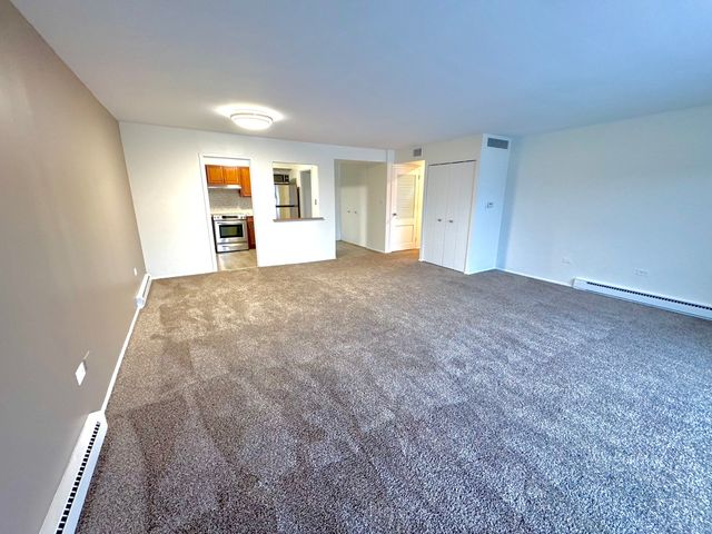 141 N La Grange Road 504, La Grange, IL 60525