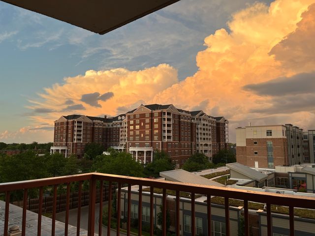 141 N La Grange Road 504, La Grange, IL 60525