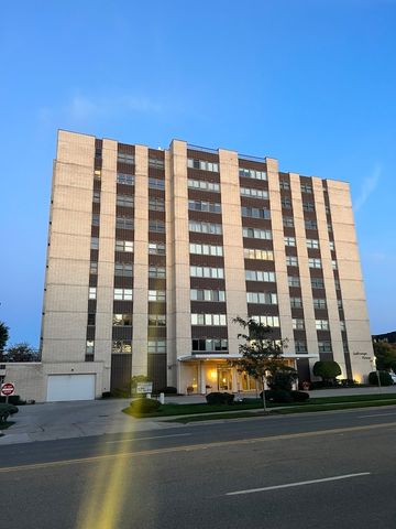 141 N La Grange Road 504, La Grange, IL 60525