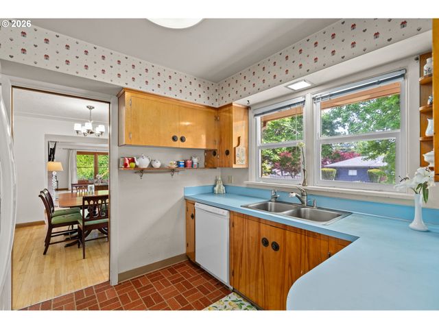 85 Nw SLERET Ave, Gresham, OR 97030
