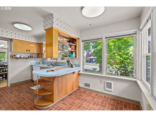 85 Nw SLERET Ave, Gresham, OR 97030