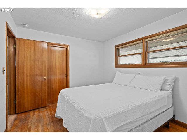 85 Nw SLERET Ave, Gresham, OR 97030